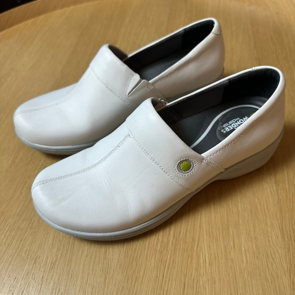 Dansko | Size 37 Camellia Show White Leather Work Wonders Slip Resistant Clogs